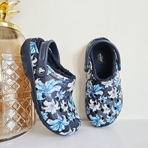 Crocs Classic Lined Graphic II Unisex Clog  Lavender/Navy Faux Fur Men 4/Women 6